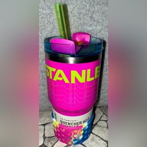 ✨🆕 Stanley Vivid Violet Reverb 20 oz Stainless Steel H2.0 Quencher Tumbler